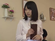 強迫女服務生